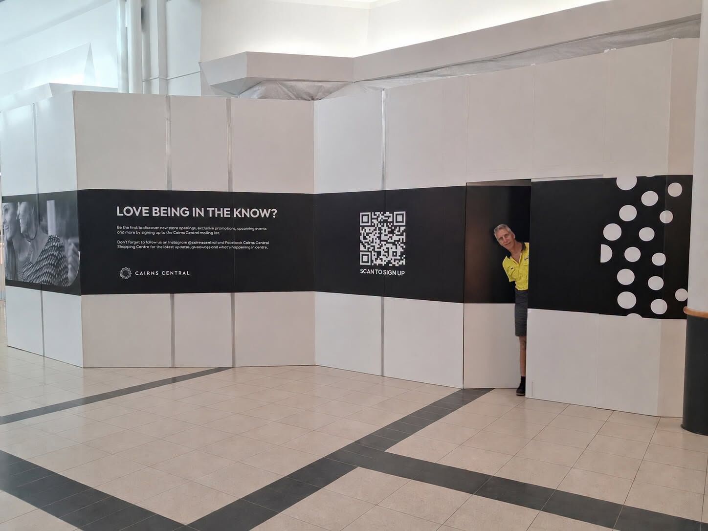 Cairns Central Hoarding Install